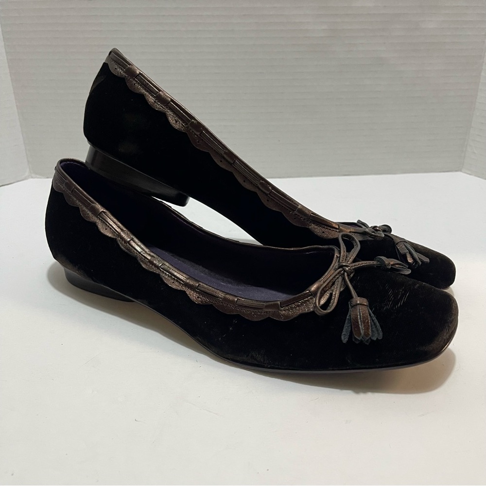 Elegant Brown Velvet Women's‎ Flats